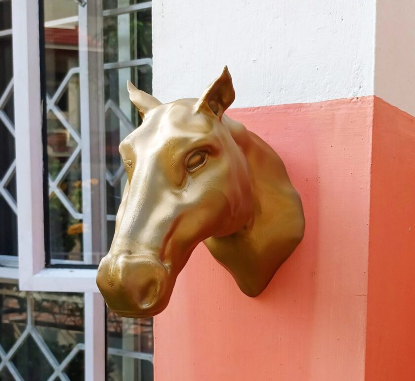 Life size horse head, 60 cm long, large detailed horse head, home & living